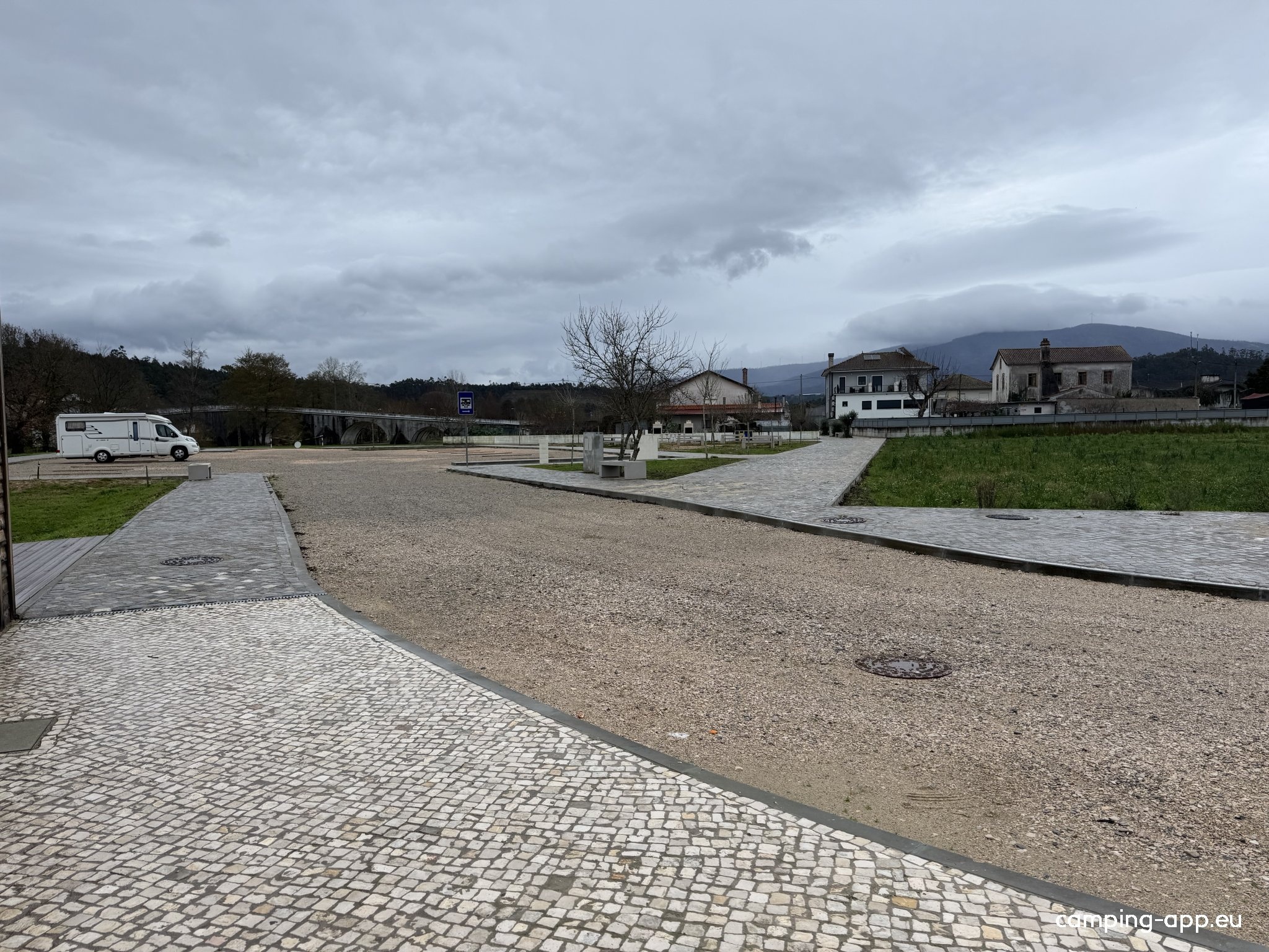 Parque de Lazer Recreio e Autocaravanismo Chao da Cruz — Campervan Site in Lousã