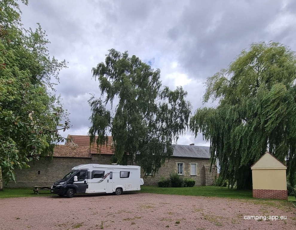 Stellplatz Courcelles-Epayelles — Aire camping car in Courcelles-Epayelles