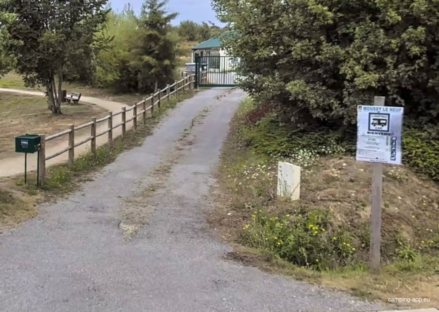Stellplatz Moussy-le-Neuf — Campervan Site in Moussy-le-Neuf