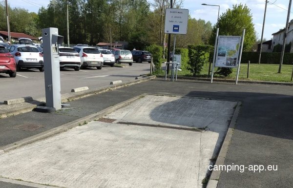 Stellplatz Meaux — Foto 2