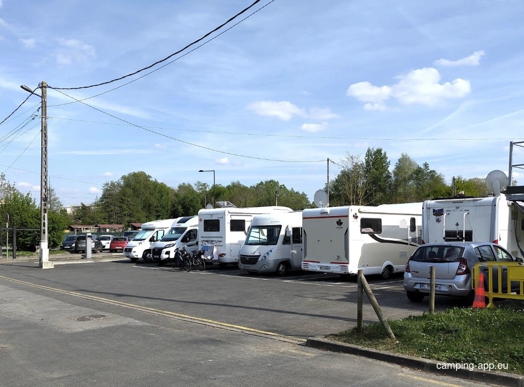 Stellplatz Meaux — Area Autocaravanas in Meaux