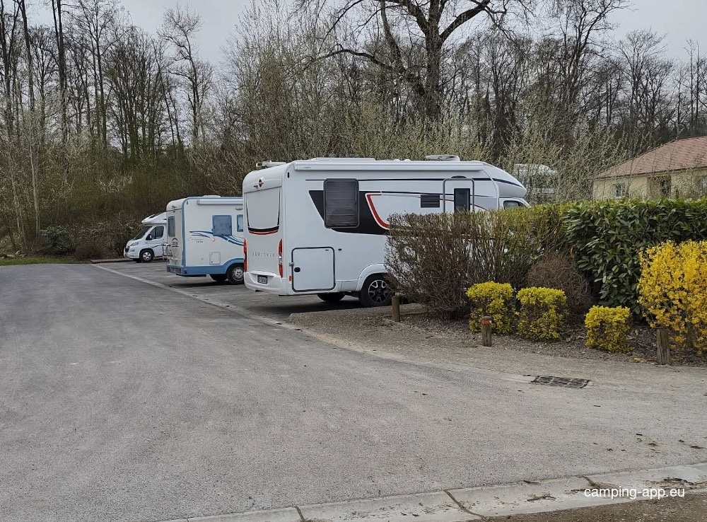 Stellplatz Mutigny — Campervan Site in Mutigny