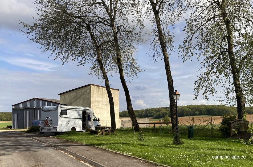 Stellplatz Blancs-Coteaux — Sp. parking dla kamperów in Blancs-Coteaux