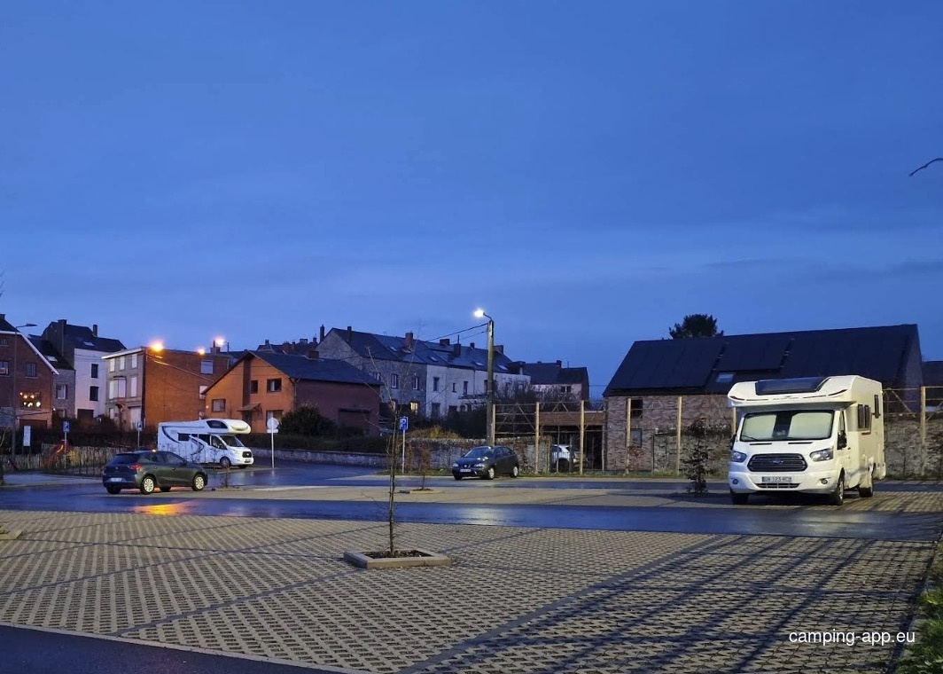 Stellplatz Couvin — Karavan Sitesi in Couvin