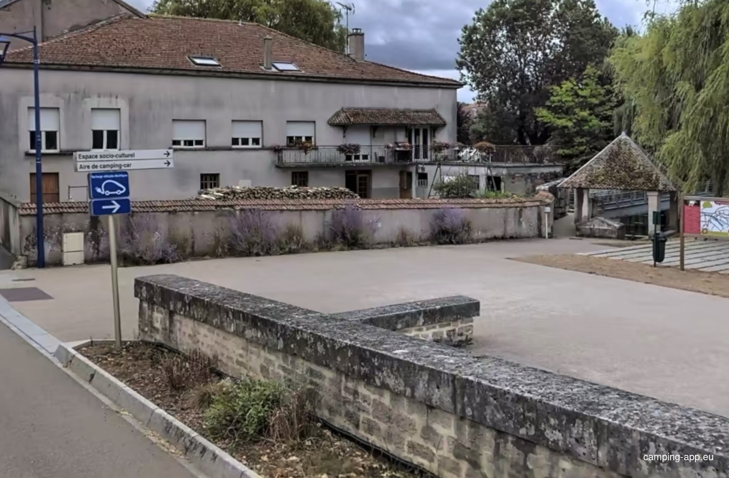Stellplatz Gondrecourt-le-Château — Camperplads in Gondrecourt-le-Château