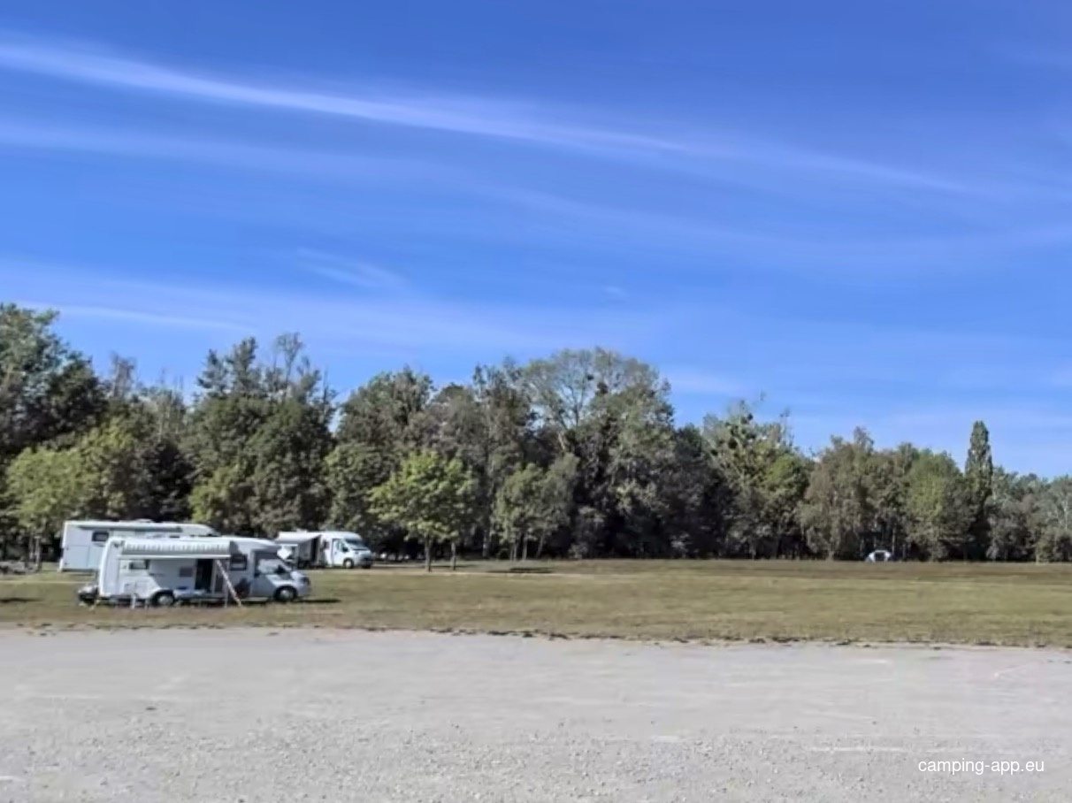 Stellplatz Heudicourt-sous-les-Côtes — Campervan Site in Heudicourt-sous-les-Côtes