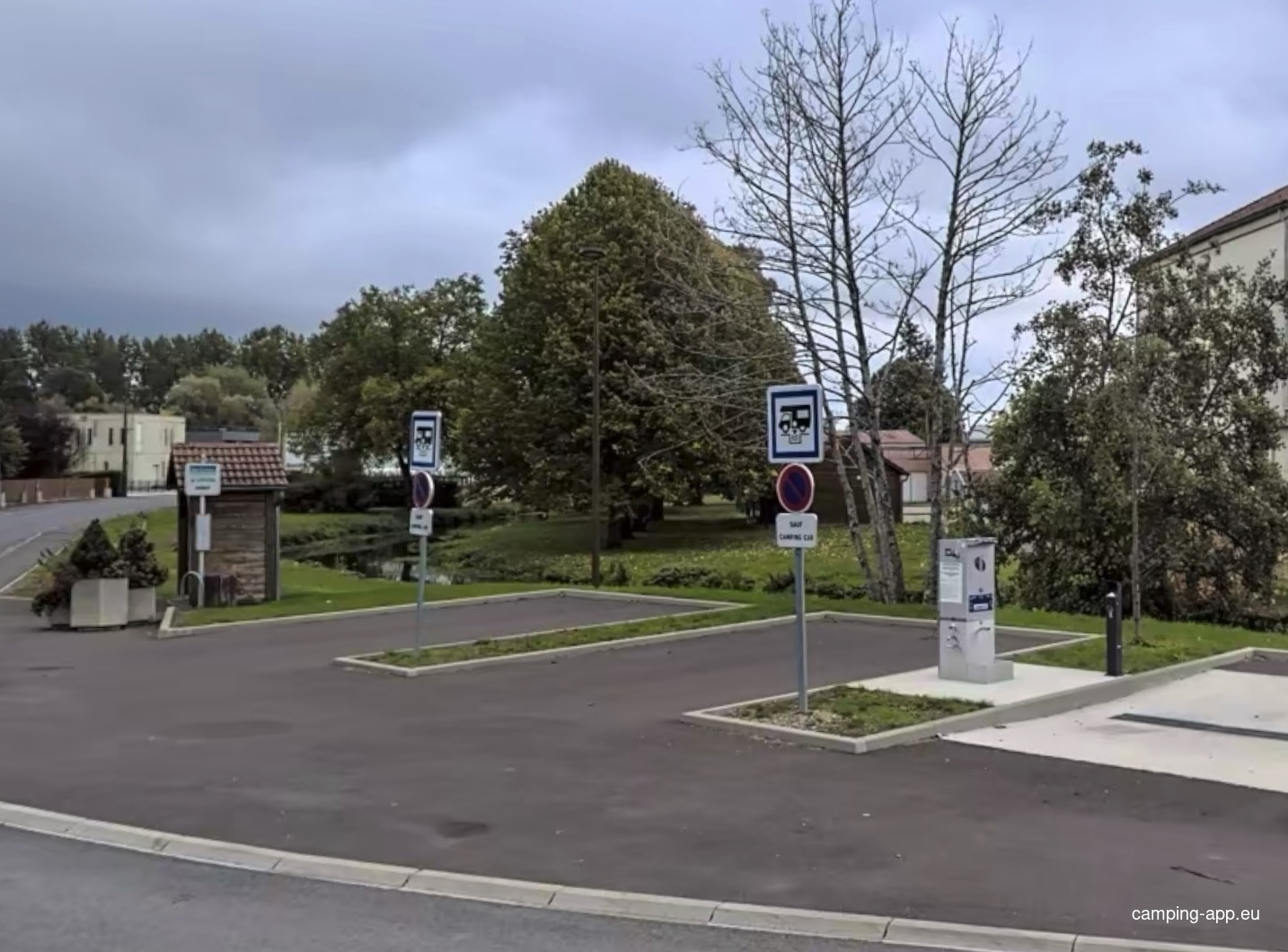 Stellplatz Jussey — Campervan Site in Jussey