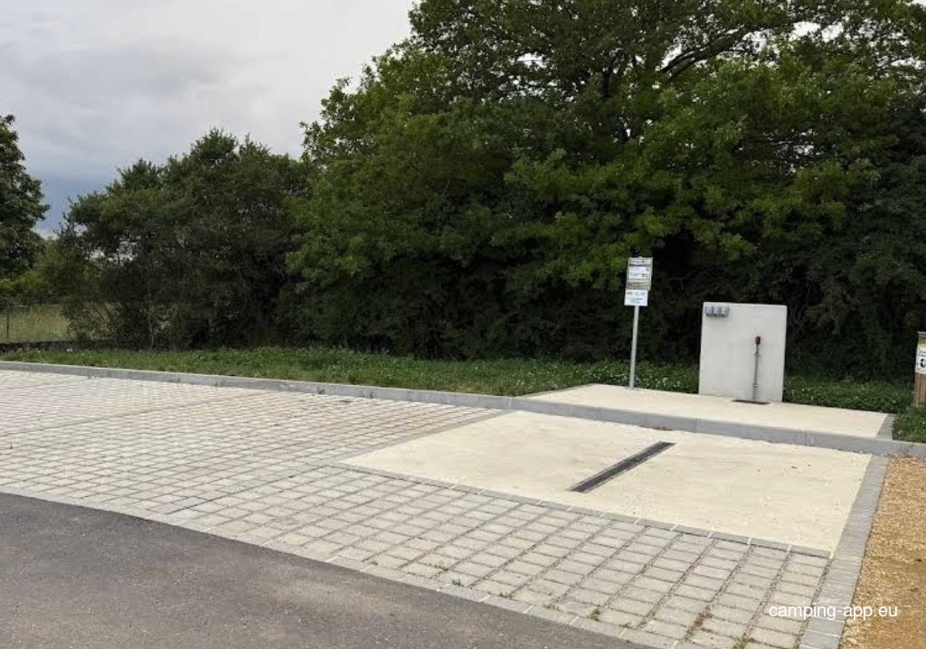 Stellplatz Ville-sur-Yron — Campervan Site in Ville-sur-Yron