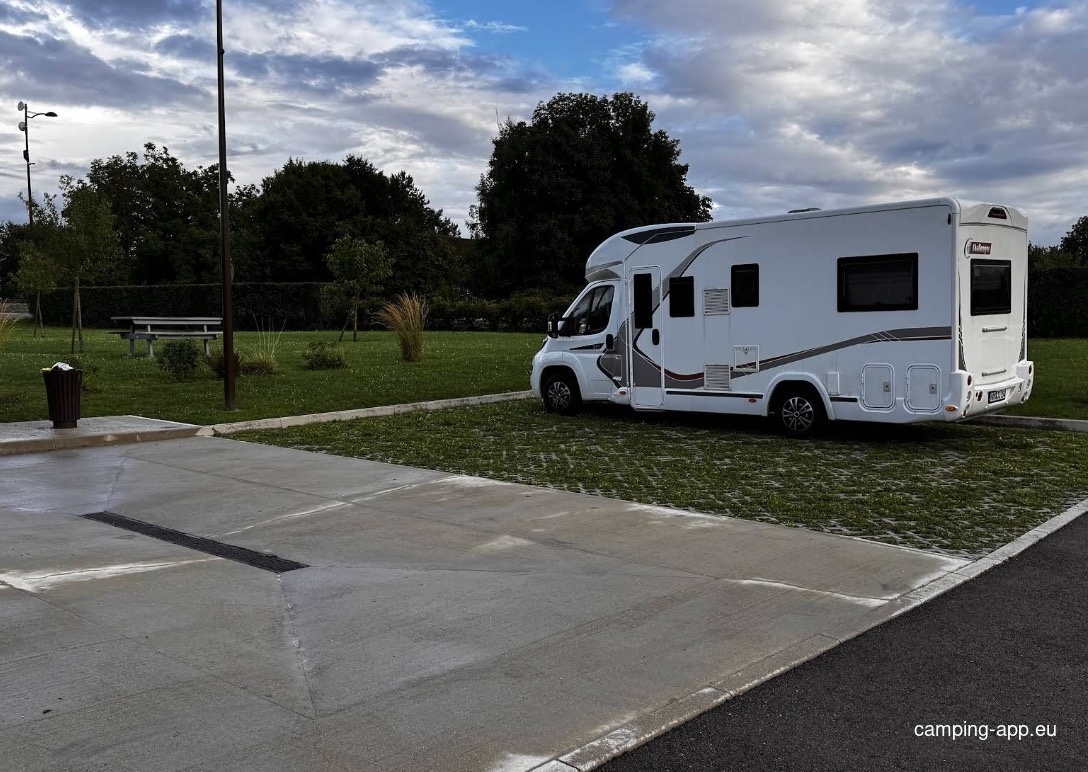 Stellplatz Soulaines-Dhuys — Campervan Site in Soulaines-Dhuys