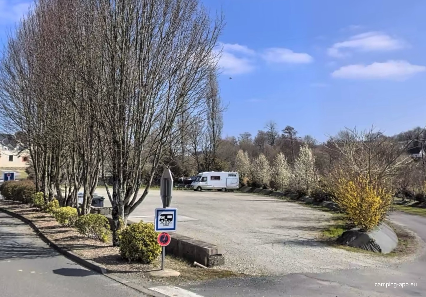 Stellplatz Lopérec — Area di sosta in Lopérec