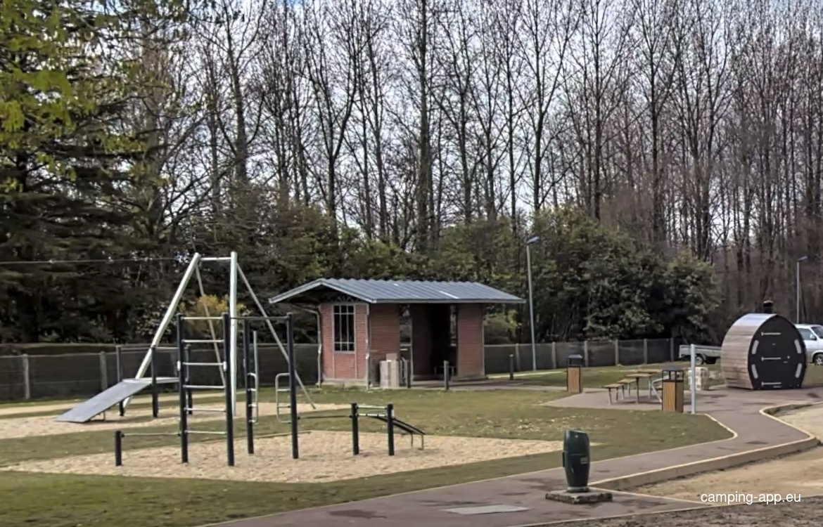 Stellplatz Scaër — Sítio para autocaravanas in Scaër