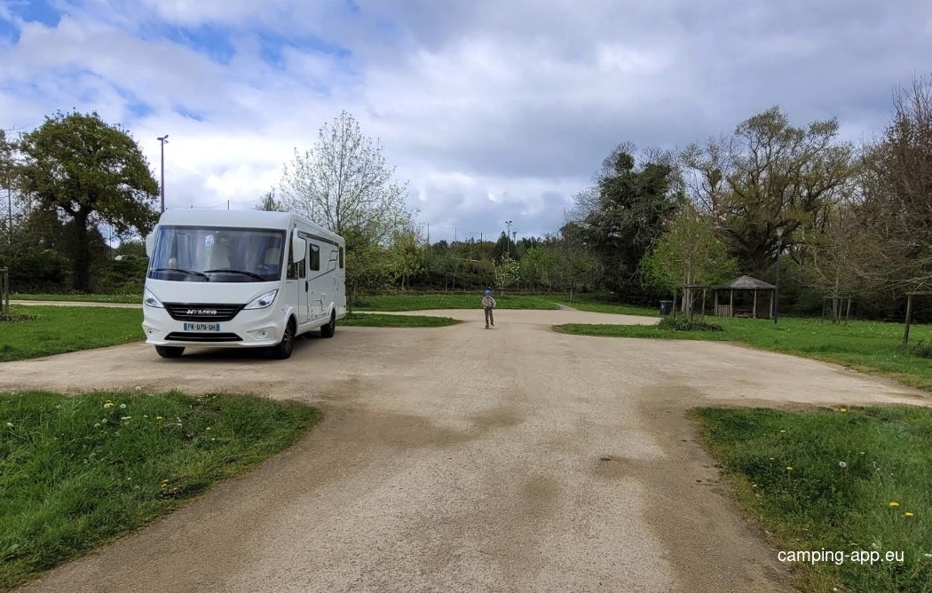 Stellplatz Poullaouen — Bobilplass in Poullaouen