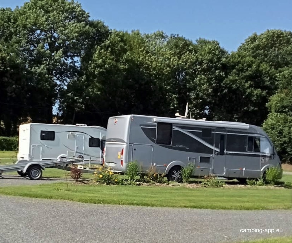 Stellplatz Plounévez-Quintin — Area Autocaravanas in Plounévez-Quintin