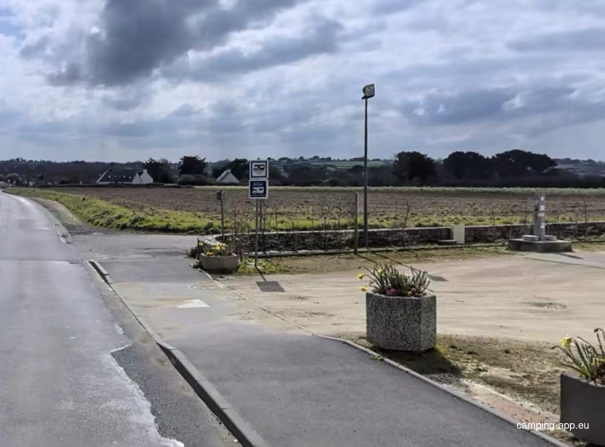 Stellplatz Guissény — Campervan Site in Guissény