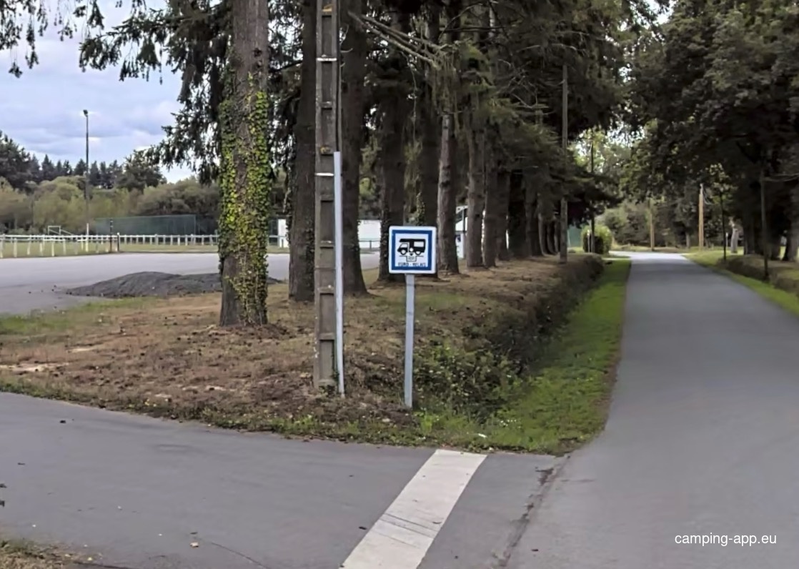 Stellplatz Guilliers — Area di sosta in Guilliers