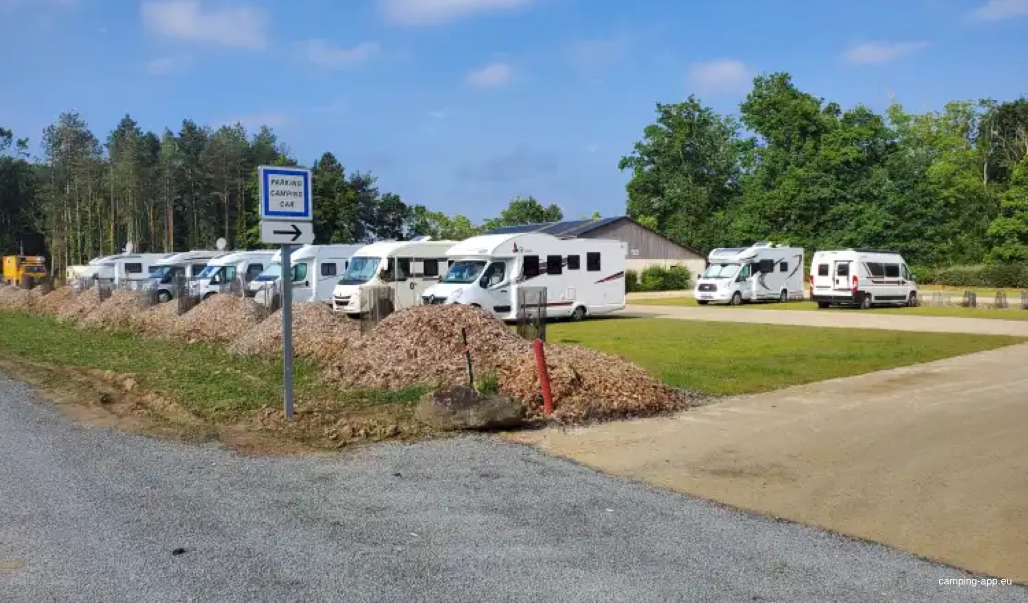 Camping-car St-André-des-Eaux — Campervan Site in Évran