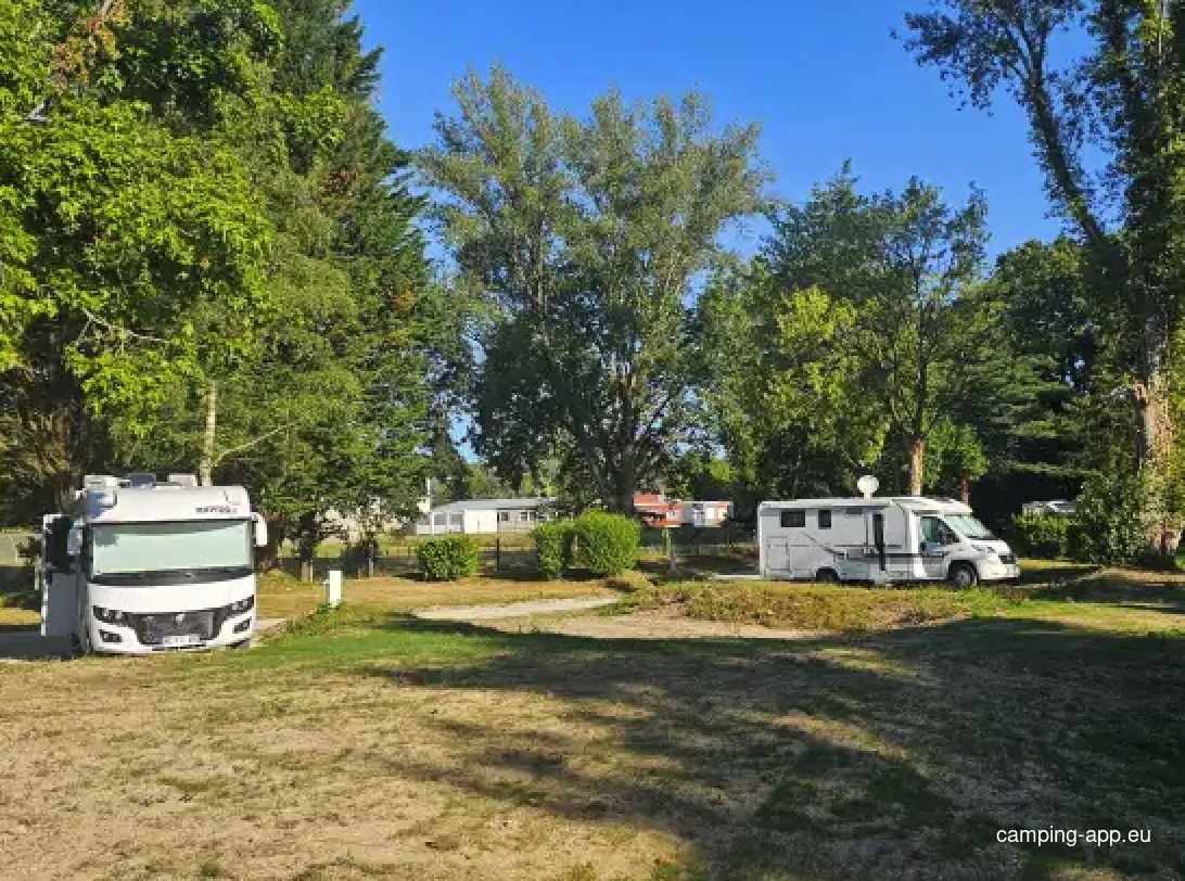 Stellplatz Plémet — Місце для кемперів in Plémet