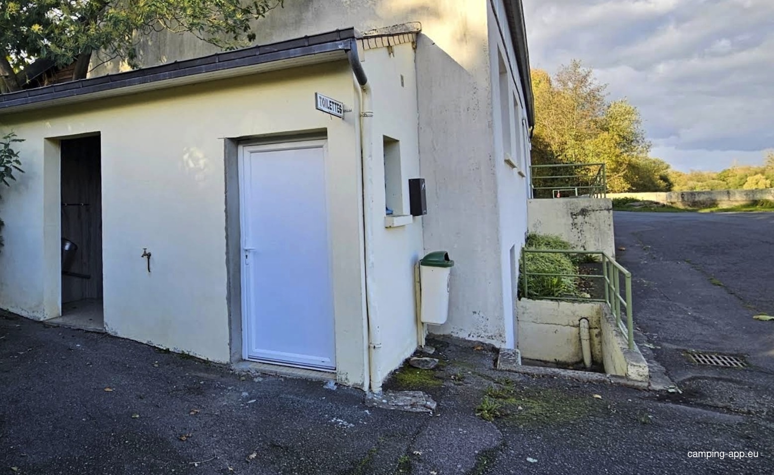 Stellplatz La Chèze — Area di sosta in La Chèze