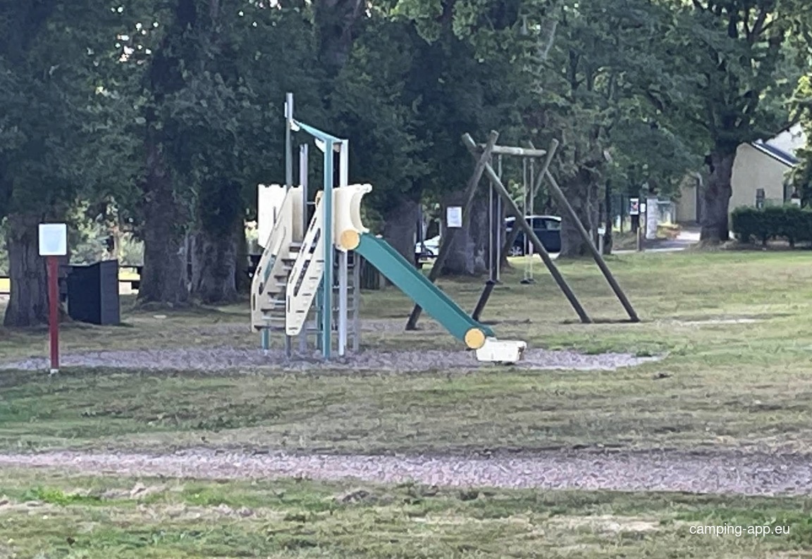 Stellplatz La Gacilly — Area di sosta in La Gacilly