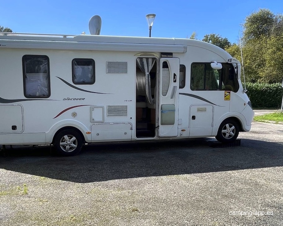 Stellplatz Rohan — Sp. parking dla kamperów in Rohan