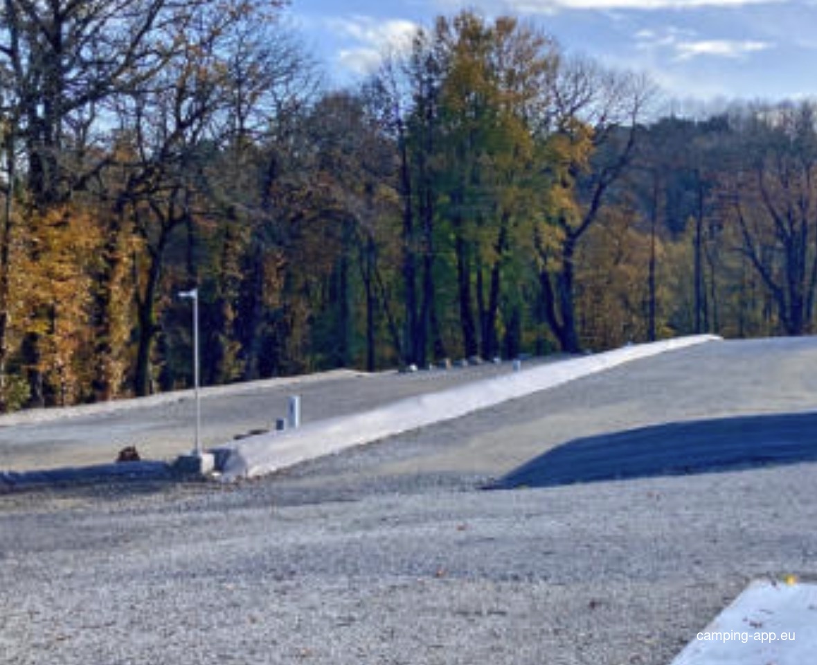 Stellplatz Rochefort-en-Terre — Area di sosta in Rochefort-en-Terre