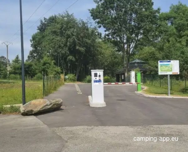 Stellplatz Évellys — Foto 2
