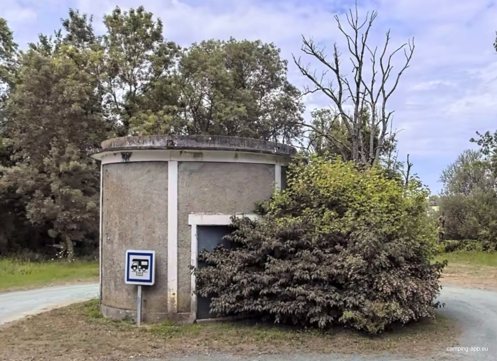 Stellplatz Fégréac — Sp. parking dla kamperów in Fégréac