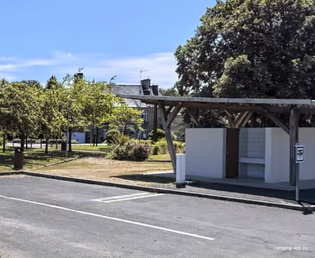 Stellplatz Val-Couesnon — Camperplaats in Val-Couesnon