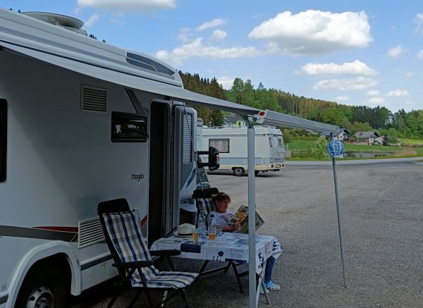 Stellplatz beim Beachvolleyballplatz Arbesbach