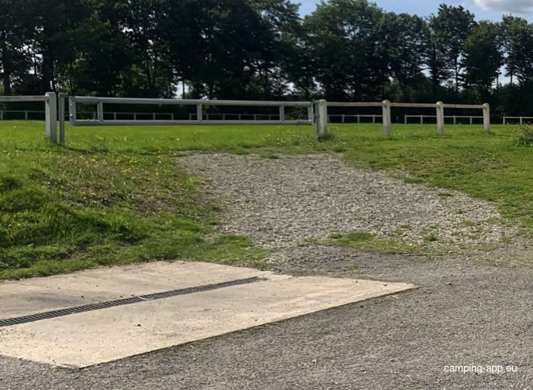 Stellplatz Sougeal — Camperplads in Sougeal