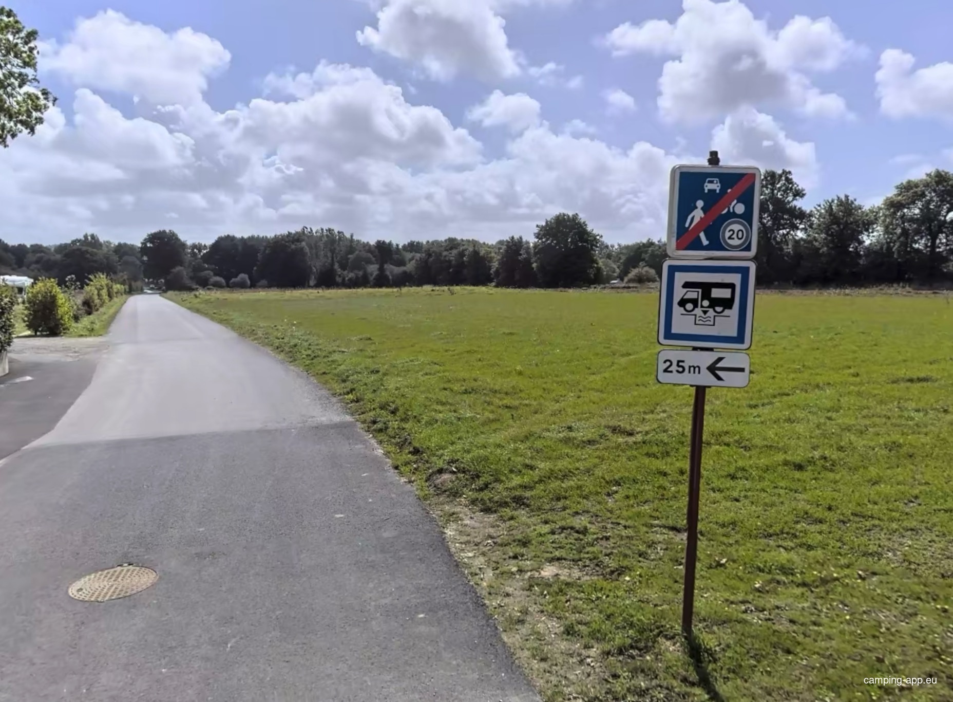 Stellplatz Le Guerno — Area di sosta in Le Guerno