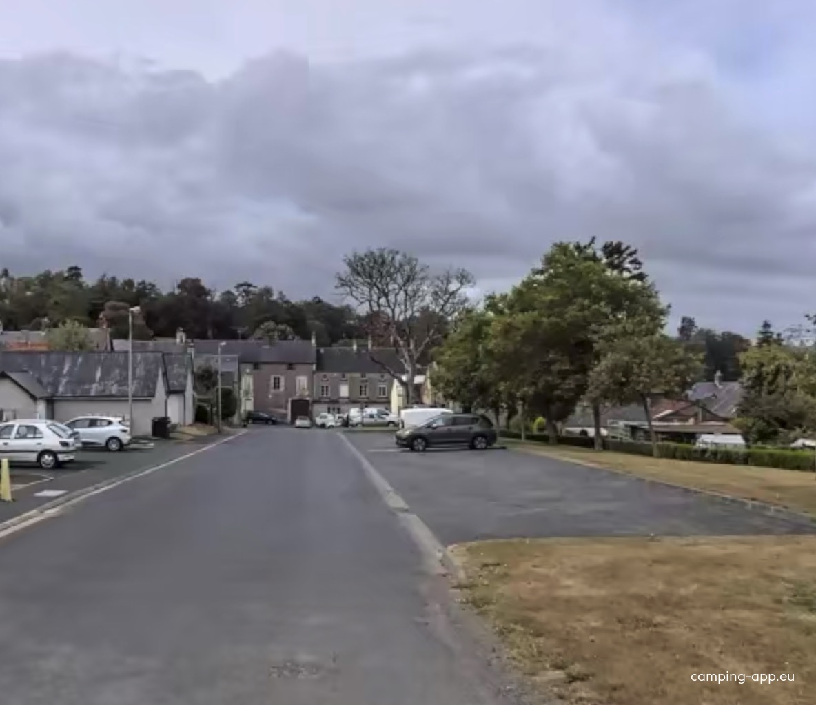 Stellplatz Balleroy-sur-Drôme — Bobilplass in Balleroy-sur-Drôme