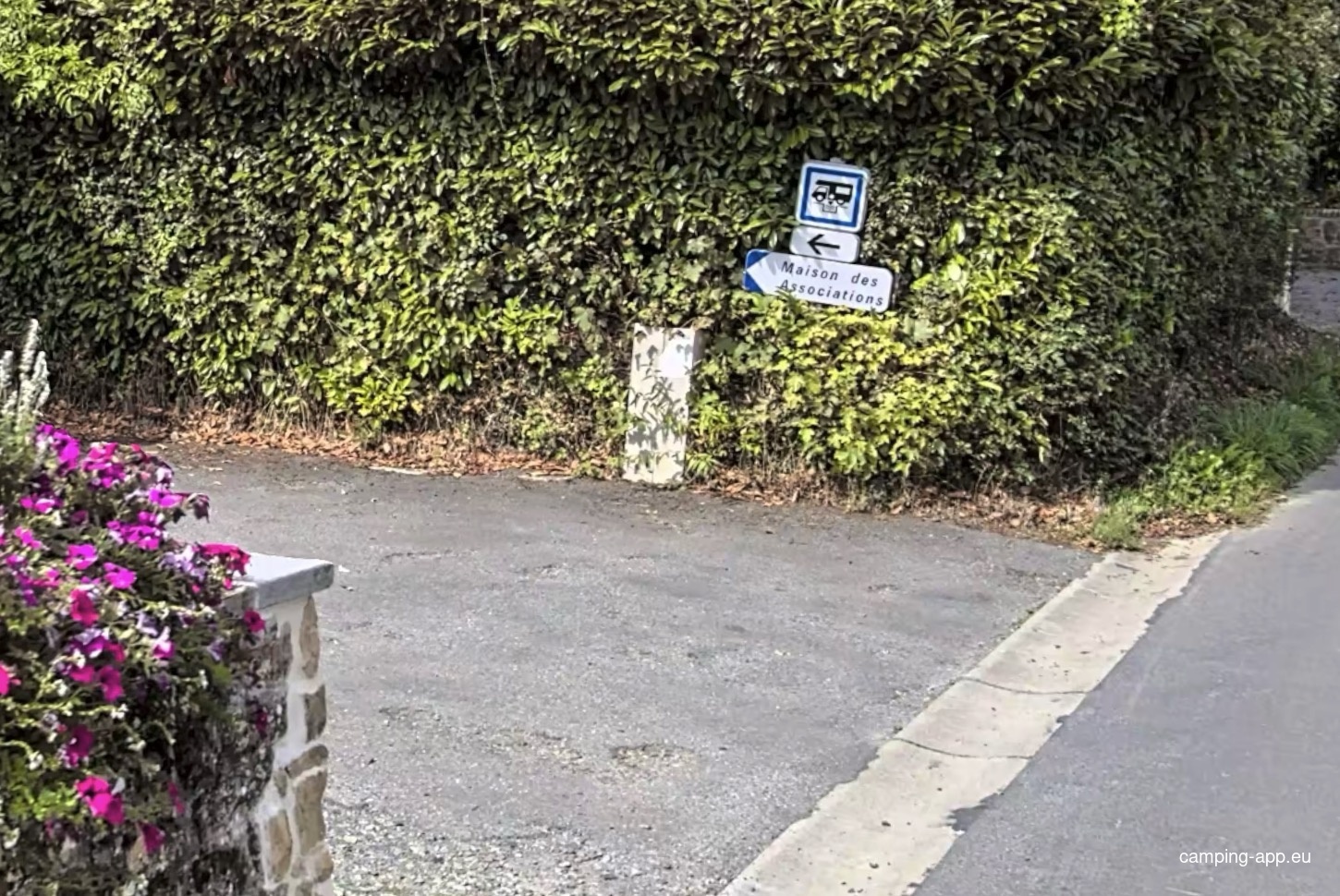 Stellplatz La Lucerne-d'Outremer — Camperplaats in La Lucerne-d'Outremer