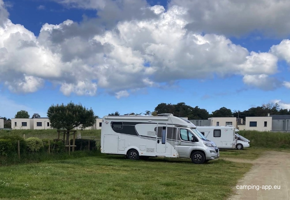 Stellplatz Jullouville — Karavan Sitesi in Jullouville