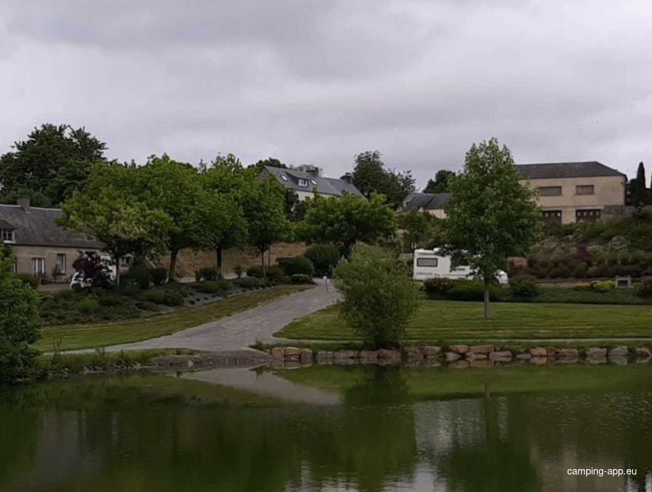 Stellplatz Lapenty — Area Autocaravanas in Lapenty