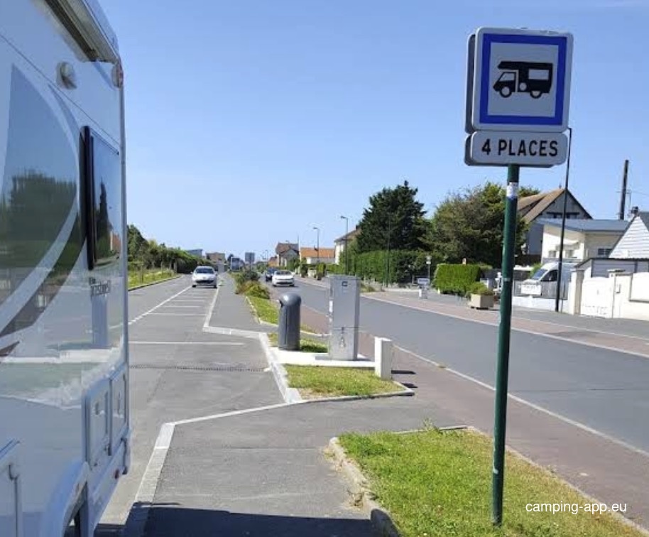Stellplatz Luc-sur-Mer — Bobilplass in Luc-sur-Mer