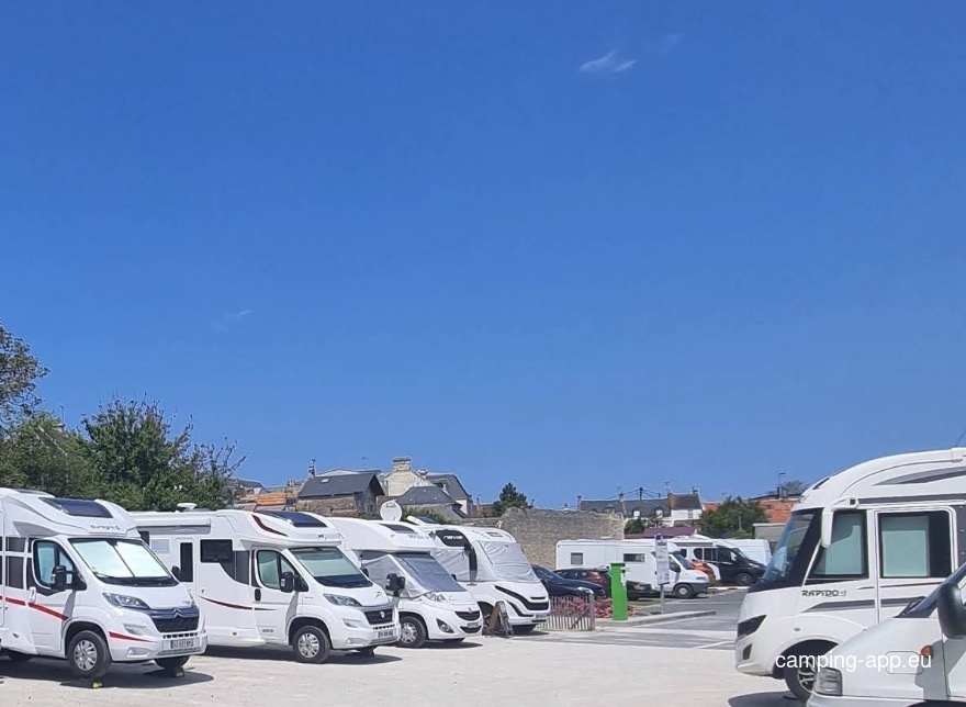 Stellplatz Lion-sur-Mer — Camperplads in Lion-sur-Mer