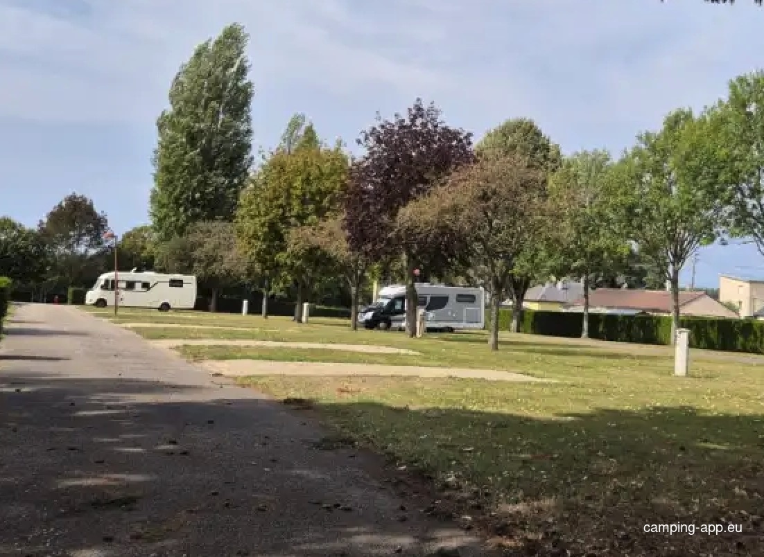 Stellplatz Bernay — Sítio para autocaravanas in Bernay