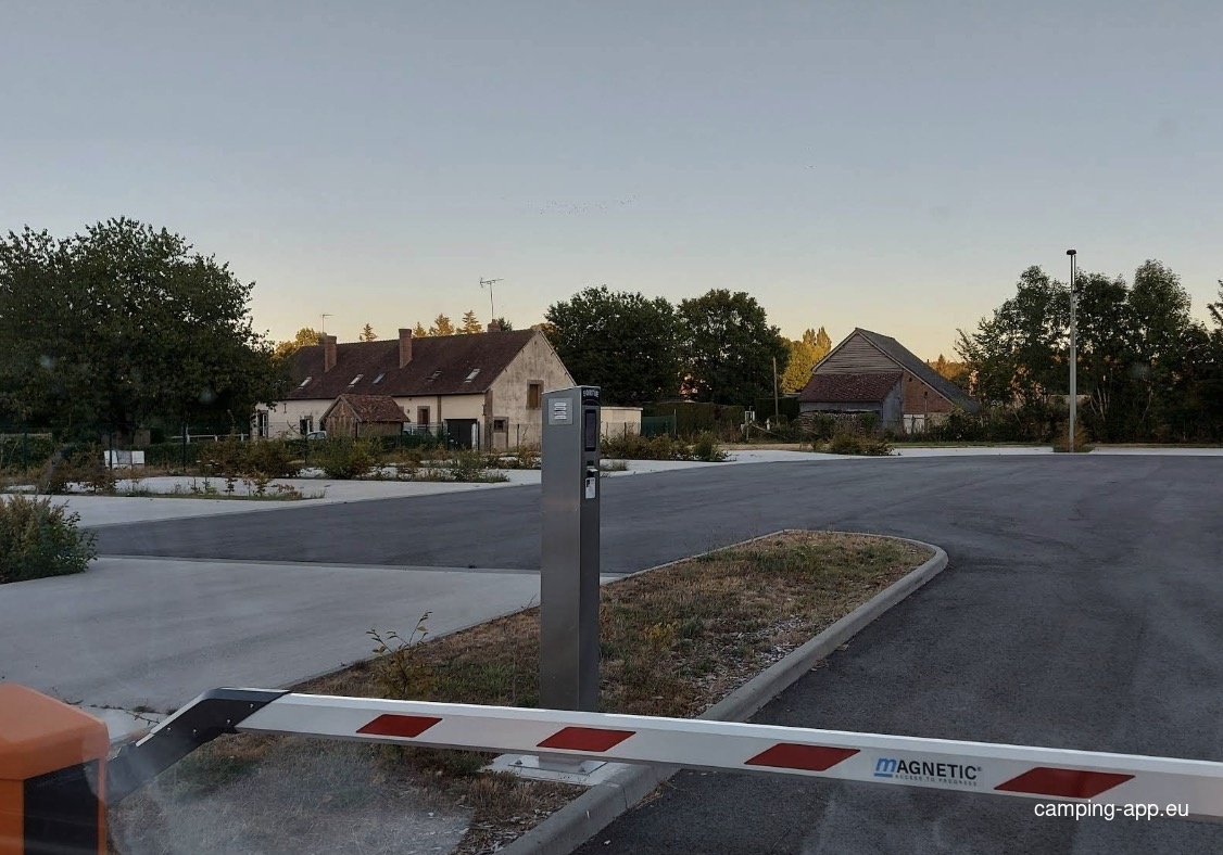 Stellplatz L'Aigle — Karavan Sitesi in L'Aigle