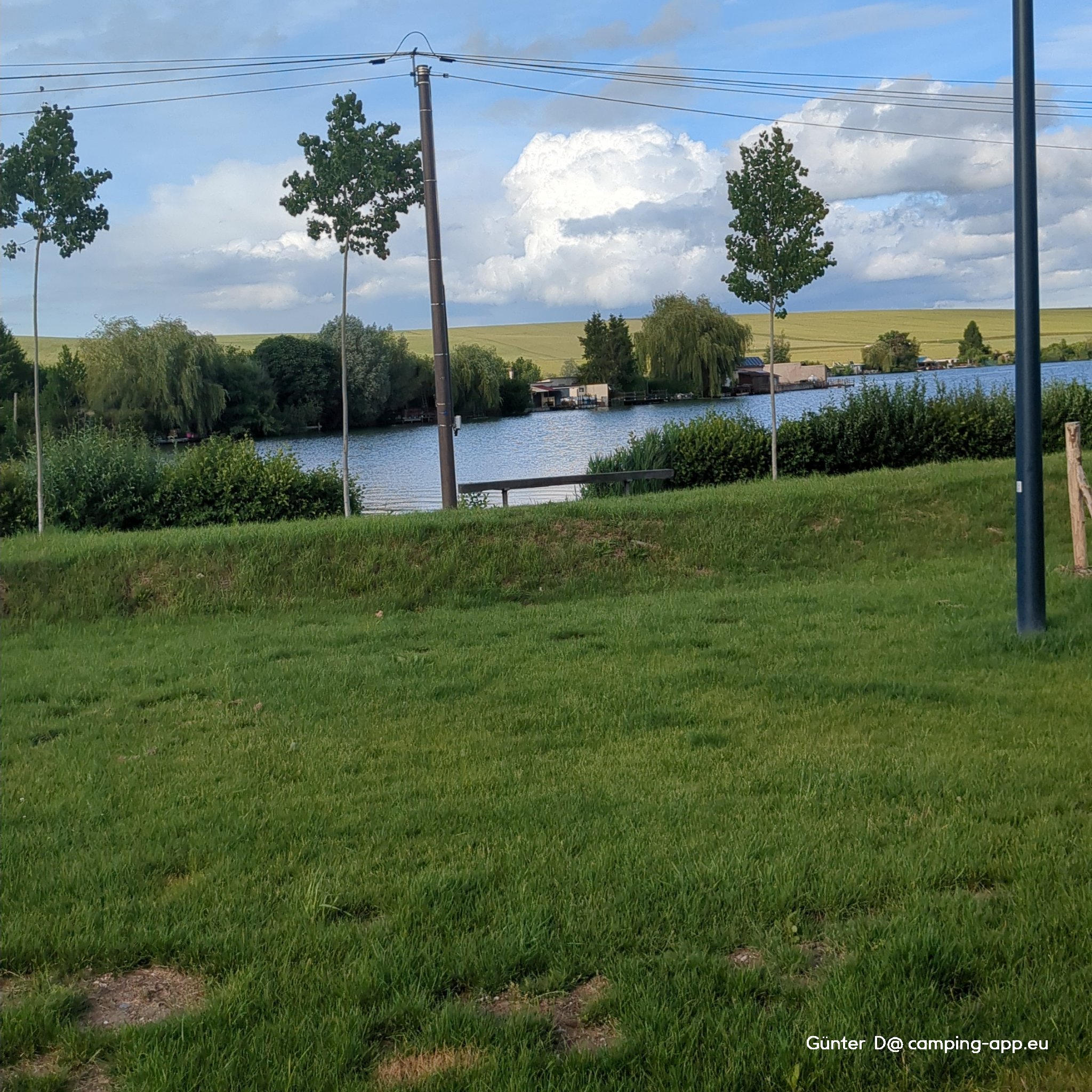 Stellplatz Milly-sur-Thérain — Campervan Site in Milly-sur-Thérain