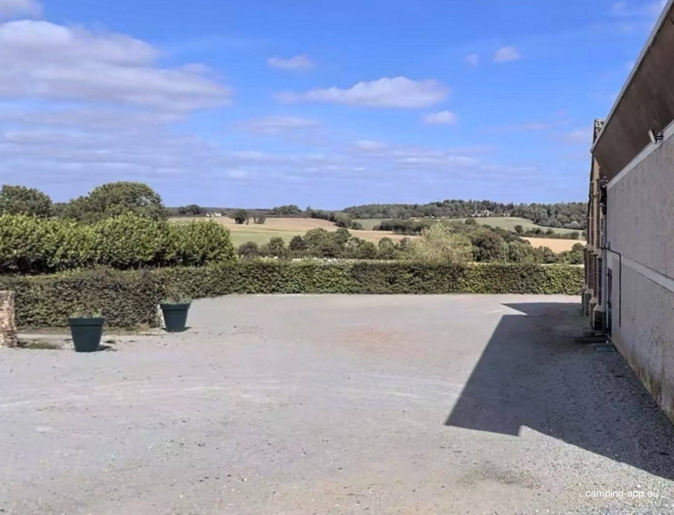 Stellplatz Moulins-la-Marche — Місце для кемперів in Moulins-la-Marche