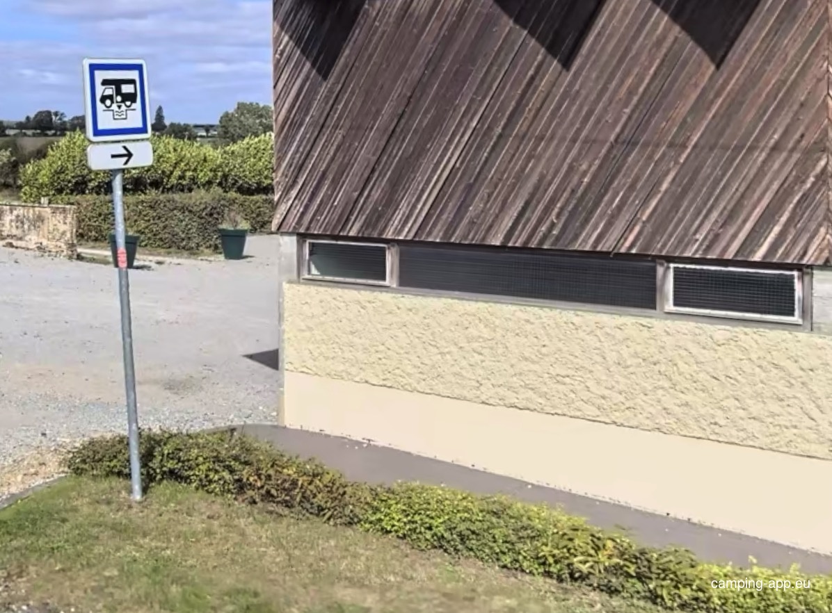 Stellplatz Moulins-la-Marche — Camperplads in Moulins-la-Marche