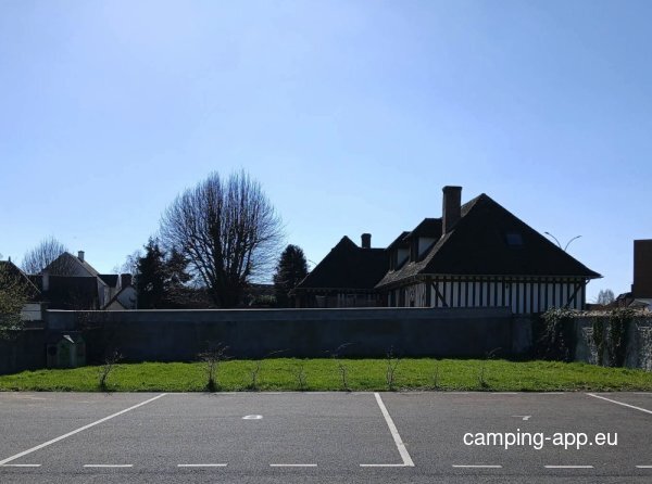 Stellplatz Châteauneuf-en-Thymerais