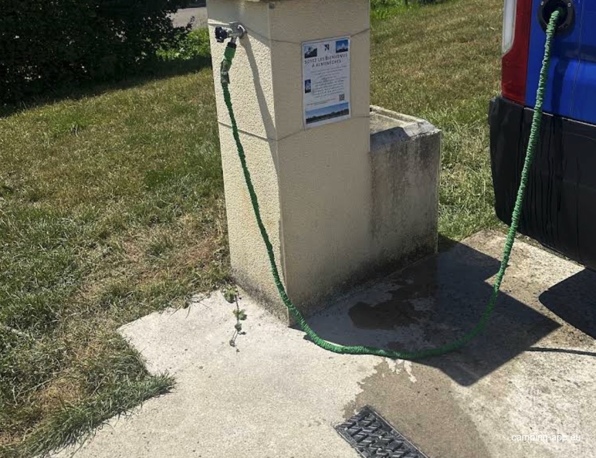Stellplatz Almenêches — Camperplads in Almenêches