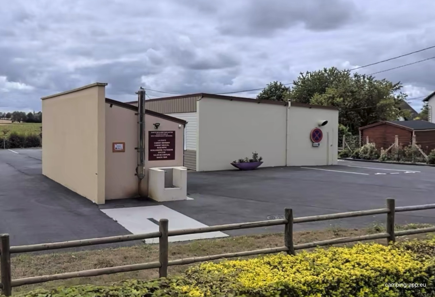 Stellplatz Sainte-Scolasse-sur-Sarthe — Місце для кемперів in Sainte-Scolasse-sur-Sarthe