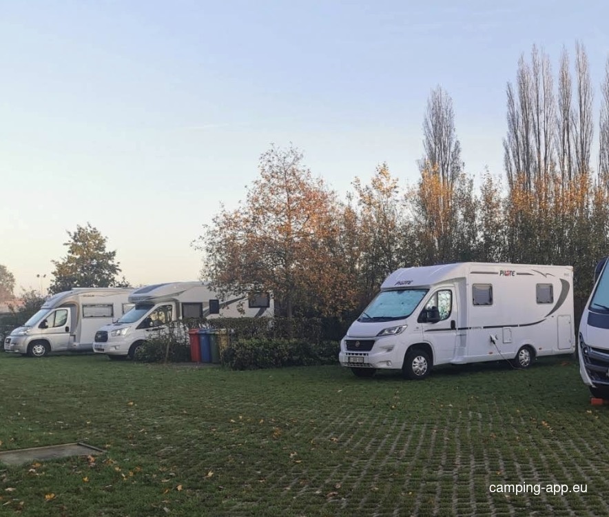 Stellplatz Langemark-Poelkapelle — Stellplatz in Langemark-Poelkapelle