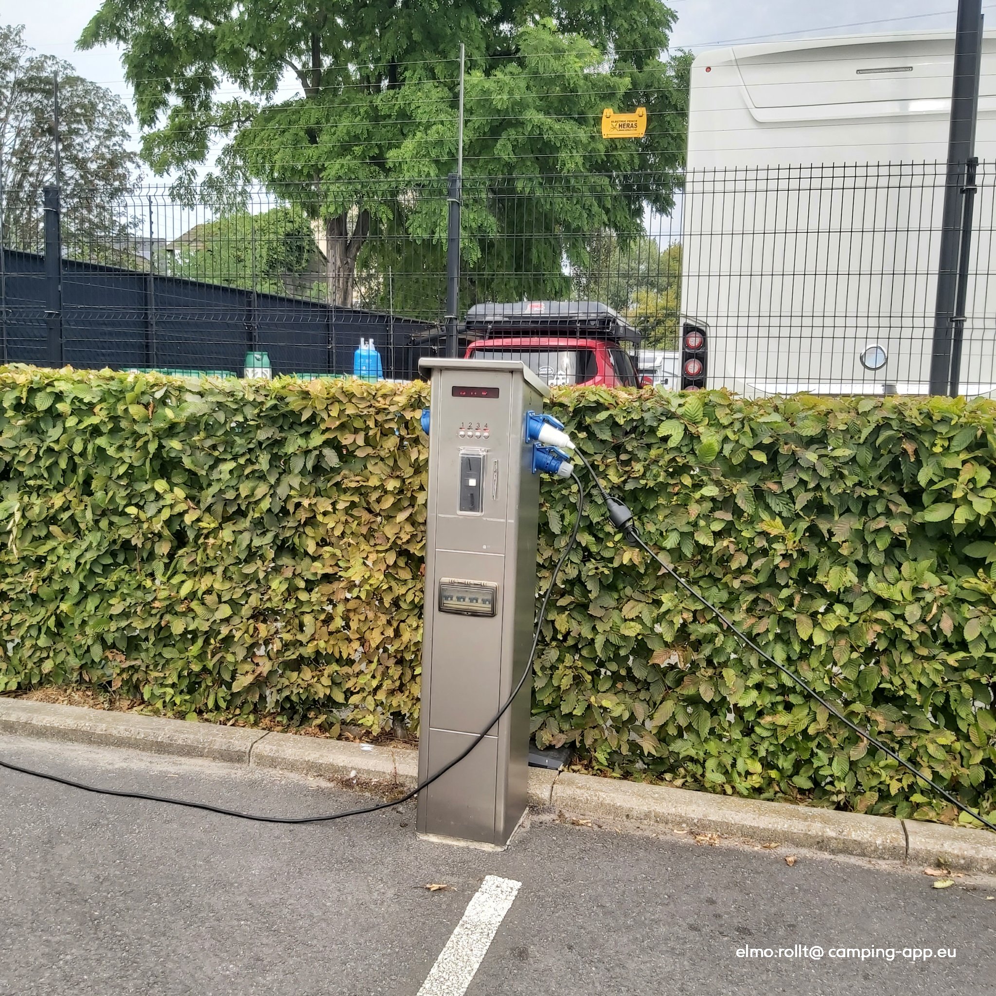 Stellplatz beim Wohnmobilhändler Vanomobil — Foto 2