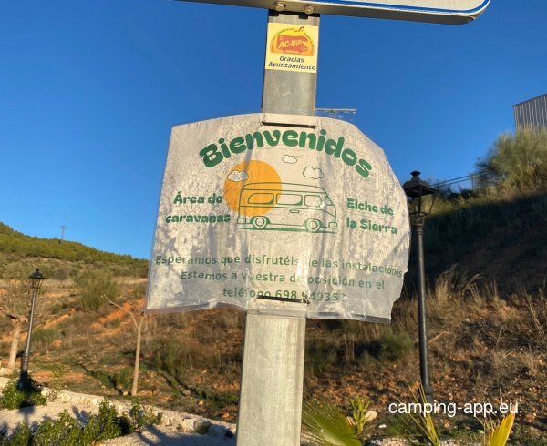 Area Aparcamiento Autocaravanas — Photo 4