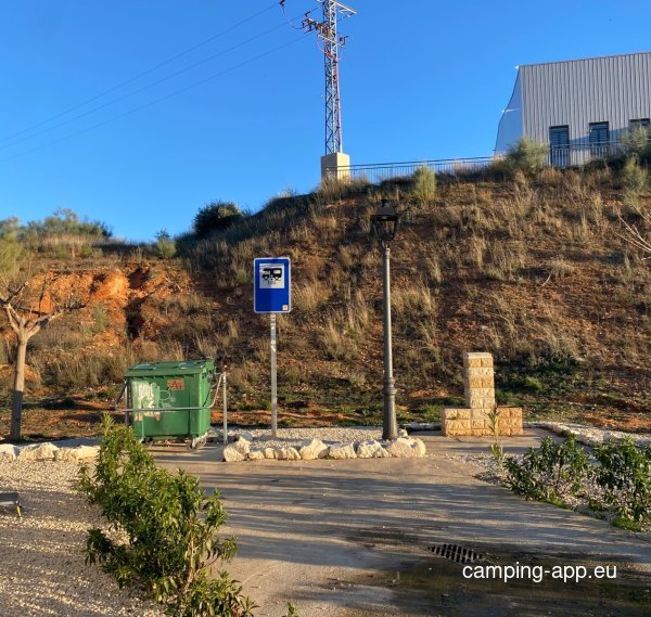 Area Aparcamiento Autocaravanas — Photo 2