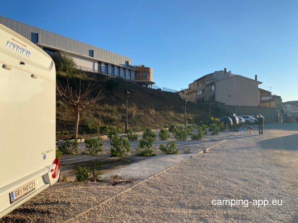 Area Aparcamiento Autocaravanas — Photo 3